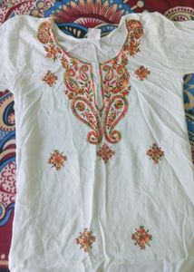 SHORT WHITE KURTI (S)
