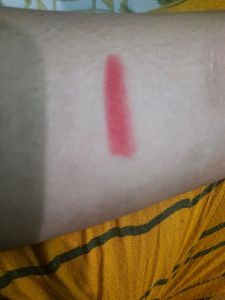 LAKME,RED STOP CRAYON