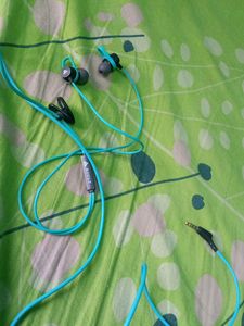Real Boult Earphone. But Only One Ear Working.