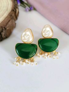 Elegant Green Stone & White Shell Pearl Gold Plate