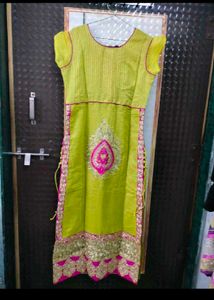 Women Straight Embroidary Suit Set