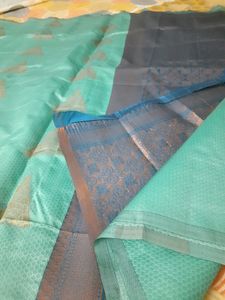 Get This Saree As FREEBIE With Purchase Of Silk