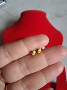 Heart Stud Earrings Gold