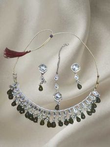 Elegant Kundan Jewelry Set
