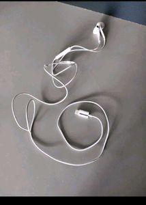 Apple USB-C Earphones(iphone 16)