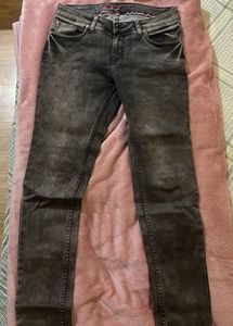 BARE DENIM JEANS