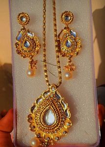 Gold-Tone Kundan Pendant Necklace