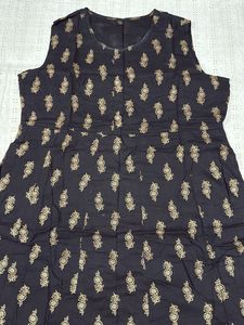 Sleeveless Gown/Dress With Golden Motifs