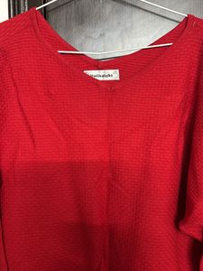 LONG RED SWEATER
