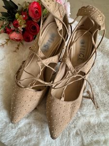 Final sale 🎉Beige Lace-up Heels