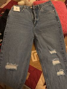 Distressed High Waisted Jeans
