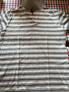 T shirt with jeans combo