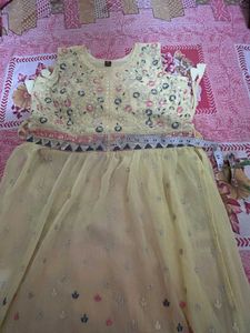 yellow Dress For Parties Fo Beautiful ladies