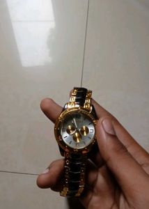 I am selling my Smart And Analog Watch.