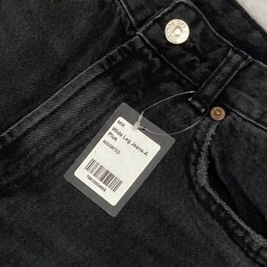 ZARA brand High Waisted Denim 🖤