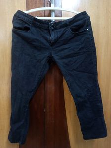 Black Capary Jeans