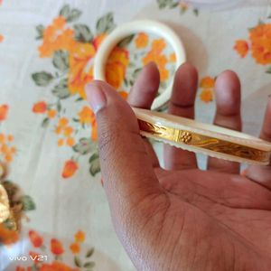 Women Beautiful Bangles