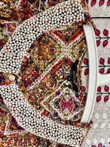 Globus elegant multicoloured print buttoned top
