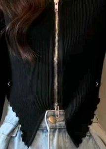 Black Ribbed Knit Zip-Up Crop Top