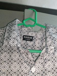 Patterned Short Sleeve Shirt