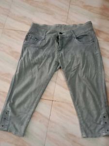 Capri Jeans