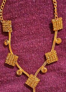 Sparkling Gold Square Necklace