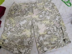 Floral Print Capri Pants