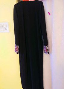 Elegant Embroidered Cuff Abaya