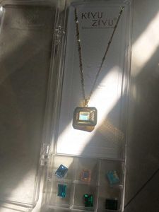 Neckpiece