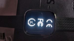 Samsung Buds And Premium WS Apple Watch