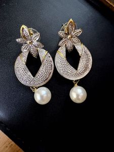 Elegant Flower Pearl Earrings