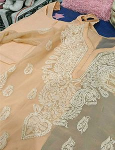 Chikenkari kurti