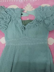 like new dressThis dress quite