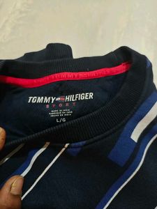 Men Tommy Sweater Hardly Used