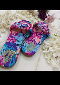 Multicolour Textured Flats