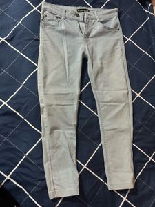 Light Grey Denim Jeans (waist 28)