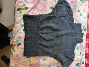 Chic Gray Checkered Top