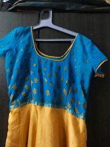 Umbrella blue and cream gold dress