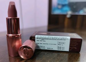 Charlotte Tillbury K.I.S.S.I.N.G Lipstick..