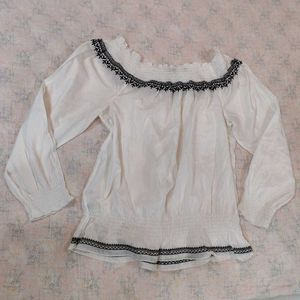 🤍 Boho Chic Peasant Top ! 🤍