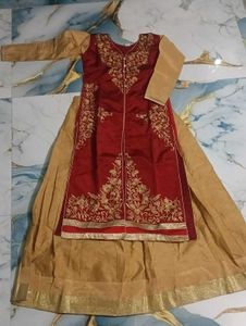 Embroidered Red &amp; Gold Kurta Set