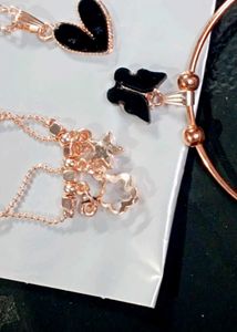 Very Beautiful Small Jewellery Set