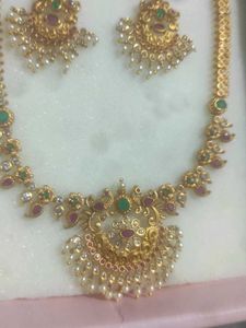 Matte Finish Neckset