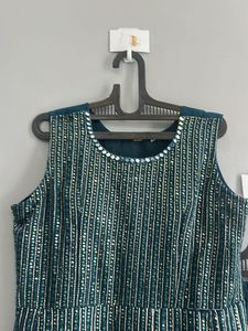 Teal Embellished Kurta Set (XL)
