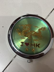 travel pocket mirror