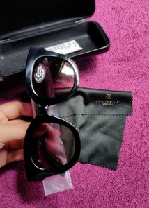 Chic Black Cat-Eye Sunglasses