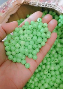 600 Pics Diy And Crafts Green Beads