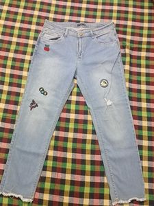 Women blue slim fit jeans