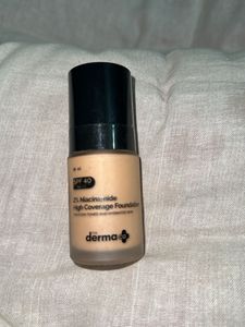 Derma Co Foundation SPF 40