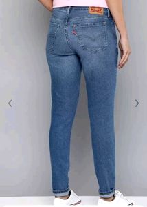 Limited! Levi&#39;s Women 711 skinny Jeans